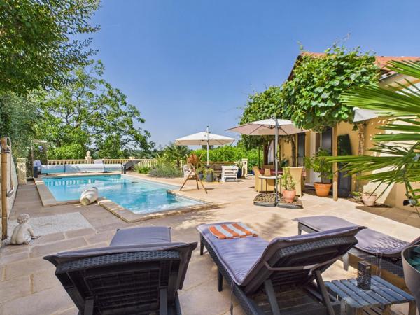 Belle maison de 5 chambres avec piscine, appartement indépendant et garage, à quelques minutes de Sarlat