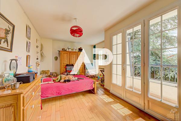 Maison Rueil Malmaison 6 pièce(s) 152m2 €1 099 000 ** - Référence 19954
