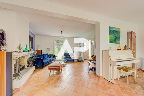 Maison Rueil Malmaison 6 pièce(s) 152m2 €1 099 000 ** - Référence 19954