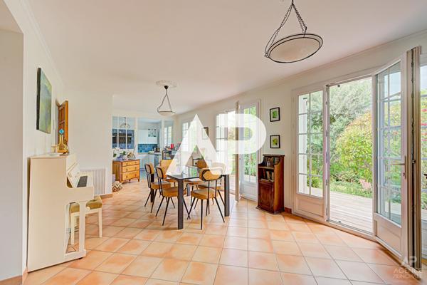 Maison Rueil Malmaison 6 pièce(s) 152m2 €1 099 000 ** - Référence 19954
