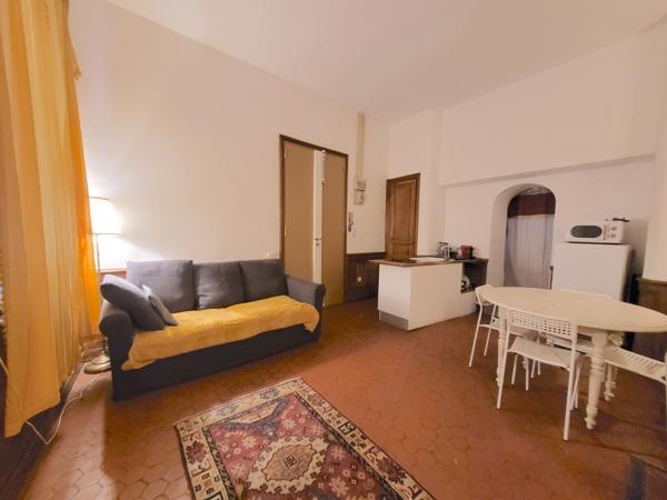Appartement
         2 pièces
        - 31 m² 115 000 € *