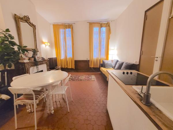 Appartement
         2 pièces
        - 31 m² 115 000 € *