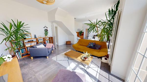 A CARCASSONNE, Maison de charme avec piscine