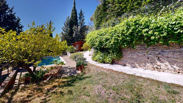 A CARCASSONNE, Maison de charme avec piscine