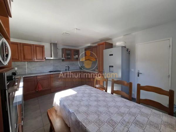 Vente                                                      Maison
                        
                     7 pièces                      225 m2                     à Crécy-la-Chapelle
