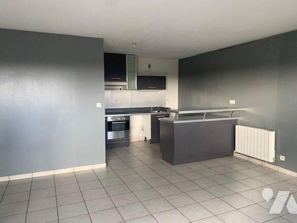 Centre ville, prox. Commerces et écoles, Dans résidence récente, avec  Vue imprenable Vilaine, ...