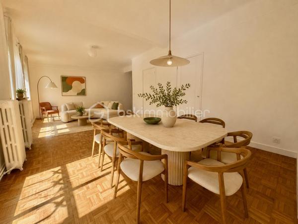 *** SOUS OFFRE ***
ALLEE DU SAPIN BLEU - Résidence du Monastère - VILLE D'AVRAY
*** SOUS OFFRE ***
Beau T4, 3 chambres (possibilité T5) traversant de 108,9 m2 carrez, entièrement rénové.
LUMINEUX, TRES CALME, au 1er étage sur 5 sans ascenseur d'une belle copropriété sécurisée, bien entretenue et arborée.
Salon de 25 m2 avec placards intégrés et une salle à manger de 18 m2 environ (pouvant devenir une 4ème chambre)
Une cuisine de 7m2 aménagée et équipée (possibilité d'ouvrir la cuisine)

Espace nuit : un palier dessert 2 chambres de 14. et 15 m2 (dont une avec placards intégrés) orientées sud-est
Une salle de bain de plus de 6m2 avec baignoire, double vasque et sèche serviettes.
Une chambre de 11 m2, exposée Nord-Ouest.
Toilettes séparées.

Parquet massif d'origine poncé et vitrifié. Double vitrage PVC, électricité refaite, DPE D (pas de travaux à prévoir)

Une cave de 5,2 m2 complète le bien. Place de parking en libre accès au pied de l'immeuble.

*** En fin d'annonce : 3 photos générées en IA pour donner une idée d'aménagement potentiel

Eau chaude, eau froide et chauffage sont collectifs, 2 gardiens et entretien des jardins compris dans les charges
Réfection des parties communes achevée, aucune procédure en AG

Proche écoles, groupes scolaires, parcs, les étangs de Ville d'Avray
La résidence est en lisière de forêt menant à Versailles
Train gare de Sèvres à 20 minutes à pied
Bus 469 et 426. Train ligne L et U (12 min de La Défense)

N'hésitez pas à me contacter pour davantage d'informations/photos et/ou pour programmer une visite ensemble 7j/7
