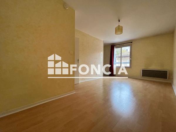 Location Studio 25.01 m² - 21/23 RUE GIROUARD Poitiers 86000