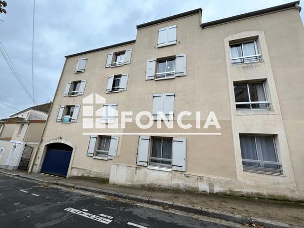 Location Studio 25.01 m² - 21/23 RUE GIROUARD Poitiers 86000