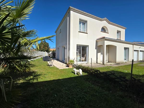 Maison La Chevroliere 6 pièce(s) 165.49 m2