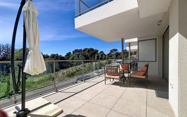 Appartement à vendre    3 pièces • 60,85 m2 Villeneuve-Loubet