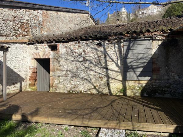 Charmante maison en pierre au cœur du centre historique de Penne-d’Agenais, avec une vue imprenable sur la basilique