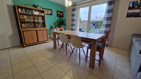 superbe pavillon bien située à Guécélard