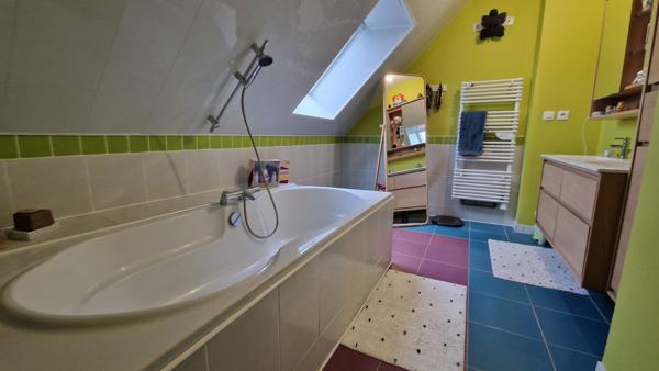 superbe pavillon bien située à Guécélard