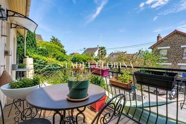 Maison
         6 pièces
        - 104 m² Exclusivité 520 000 € *