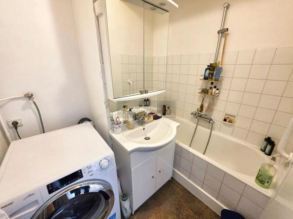 Vente                                                      Appartement
                        
                     5 pièces                      85 m2                     à Brest