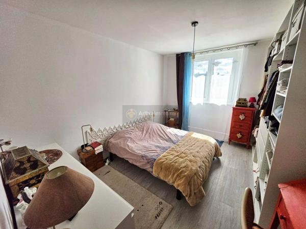 Vente                                                      Appartement
                        
                     5 pièces                      85 m2                     à Brest