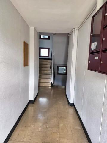 Vente                                                      Appartement
                        
                     5 pièces                      85 m2                     à Brest