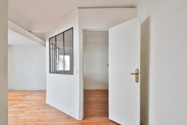 Appartement
         2 pièces
        - 37 m² Exclusivité 350 000 € *