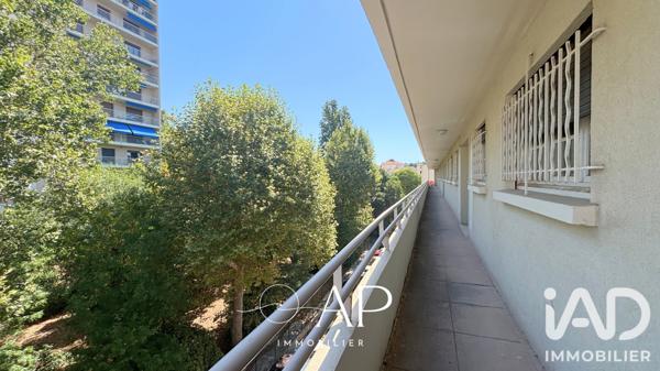 Location appartement 3 pièces 53 m² Toulon