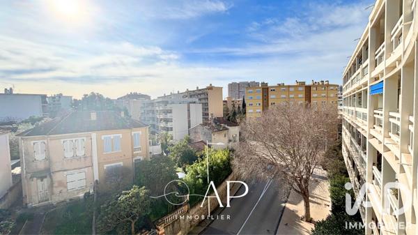 Location appartement 3 pièces 53 m² Toulon
