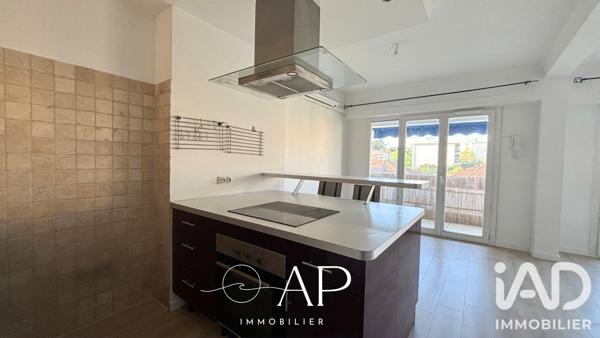 Location appartement 3 pièces 53 m² Toulon