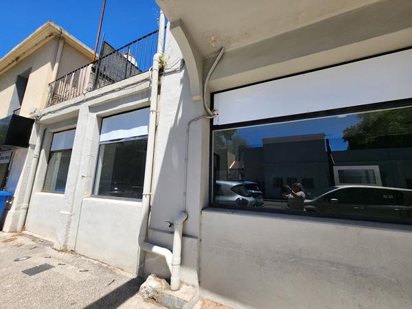 EXCLUSIVITE AVIGNON - ROUTE DE MARSEILLE - IMMEUBLE A VENDRE  EMPLACEMENT N°1 - TOUS COMMERCES - DIVISIBLES EN  PLUSIEURS LOTS