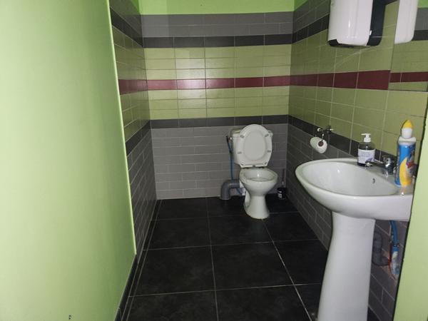 EXCLUSIVITE AVIGNON - ROUTE DE MARSEILLE - IMMEUBLE A VENDRE  EMPLACEMENT N°1 - TOUS COMMERCES - DIVISIBLES EN  PLUSIEURS LOTS