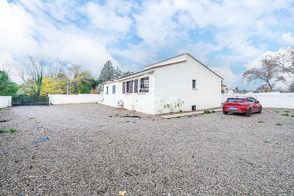 Superbe villa familiale 6 pièces avec piscine et grand jardin
