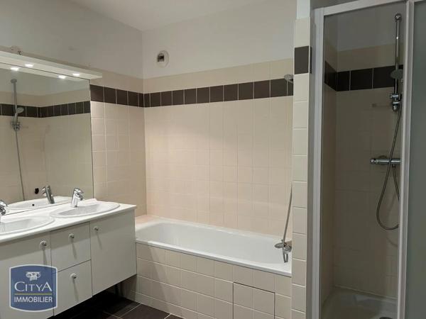 Appartement à louer 3 pièces 83m²