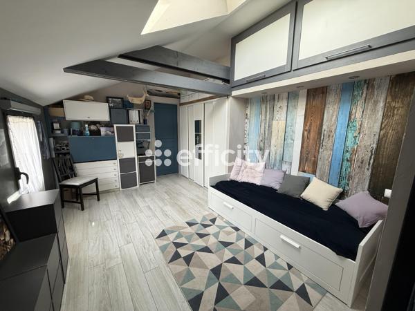 Maison
         5 pièces
        - 128 m² 382 800 € *