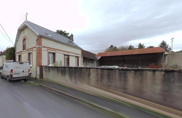 Magnifique corps de ferme avec hangar et dépendances 7 pièces de 149m2 à COURLON (89140)