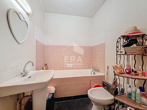 PARIS 75020 - Gambetta - Studio 26m²  avec parking