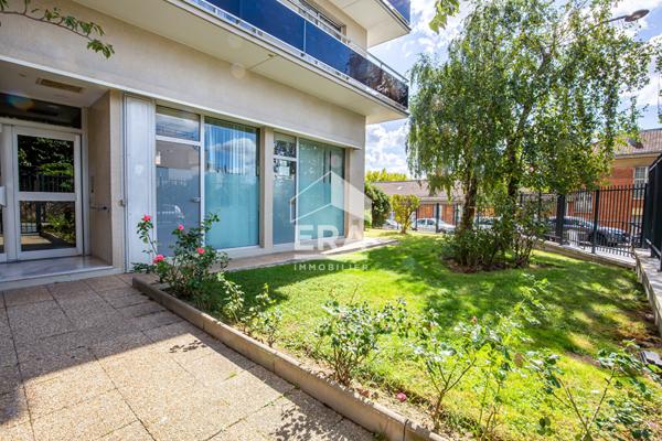 PARIS 75020 - Gambetta - Studio 26m²  avec parking