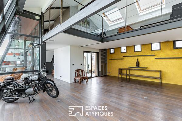 Duplex sur le toit avec verrière panoramique et terrasses – Quartier Croulebarbe