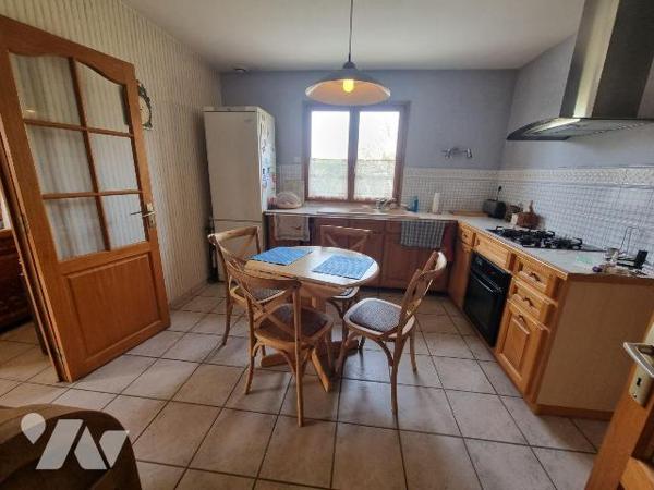 A vendre à ROMORANTIN-LANTHENAY (41), située dans un quartier recherché, cette maison d'une sur...