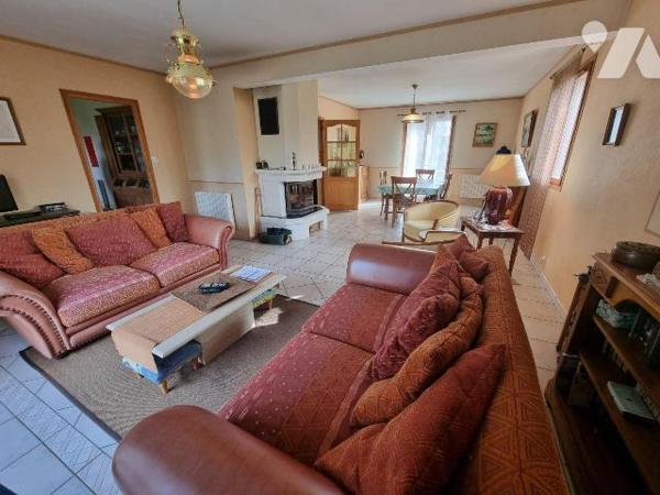 A vendre à ROMORANTIN-LANTHENAY (41), située dans un quartier recherché, cette maison d'une sur...