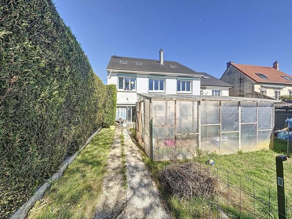 Maison individuelle de 191 m2 environ, 5 chambres, sous sol total, dépendance