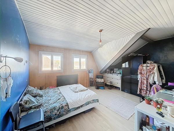 Maison individuelle de 191 m2 environ, 5 chambres, sous sol total, dépendance