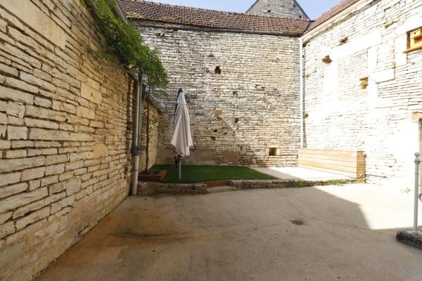 Dpt Yonne (89), à vendre SAINT VINNEMER maison de village P4 de 88 m² avec un exterrieur