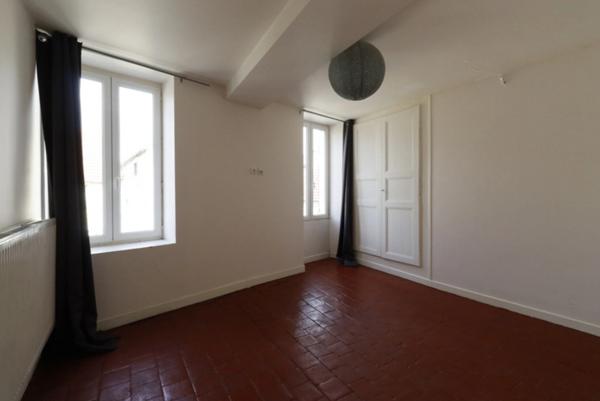 Dpt Yonne (89), à vendre SAINT VINNEMER maison de village P4 de 88 m² avec un exterrieur