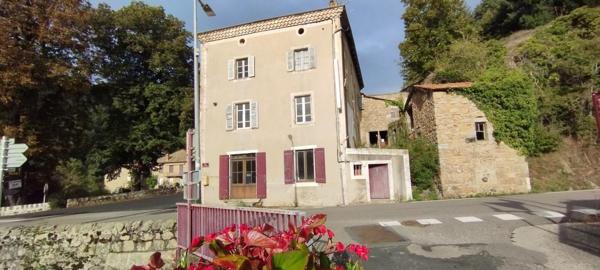 ANCIEN COMMERCE 230m², espace de vie 160 m2, terrain +700m²