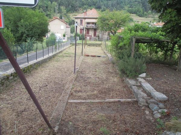 ANCIEN COMMERCE 230m², espace de vie 160 m2, terrain +700m²