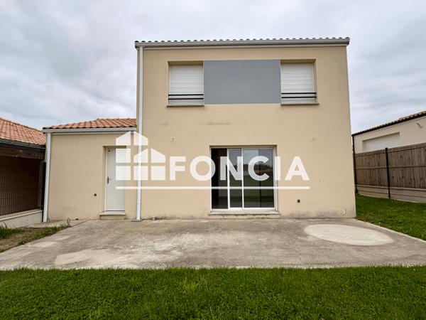 Location Maison 5 pièces 95.44 m² - 7 RUE JUSTIN VALLEE Saint-pere-en-retz 44320