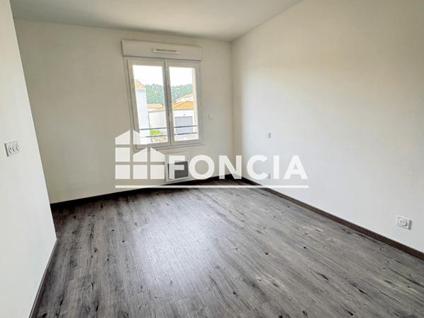 Location Maison 5 pièces 95.44 m² - 7 RUE JUSTIN VALLEE Saint-pere-en-retz 44320
