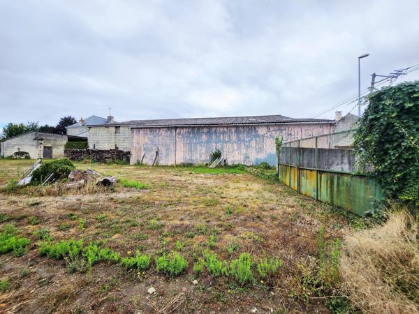 Terrain avec Hangar de 300m²