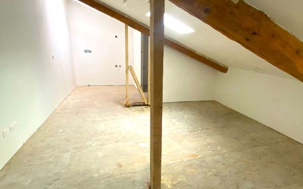 Appartement à vendre    3 pièces • 60,10 m2 Saint-Genis-Laval