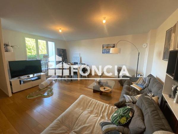 Location Appartement 4 pièces 98 m² - LES ALLEES JEAN ROSTAND Guilherand Granges 07500