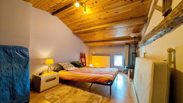 MAISON 5 Chambres avec piscine sur 3400 m² de terrain clos. Reignac (33860)