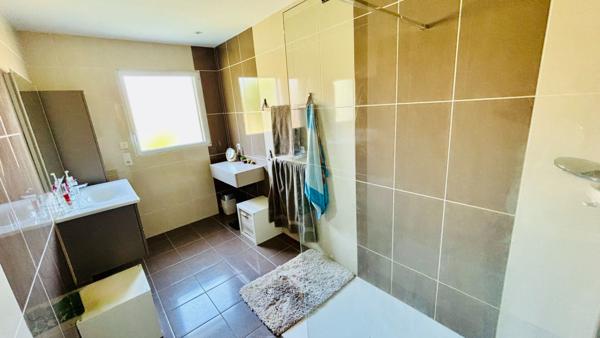 Maison Familiale De 134 M2 Avec Jardin - Saint-lyphard Centre